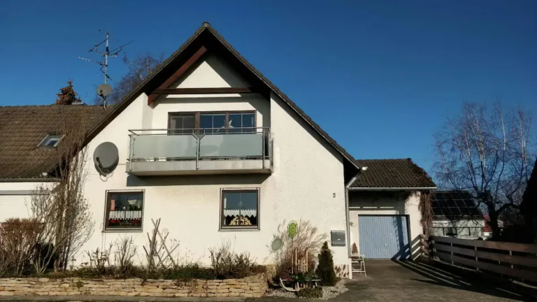 erding blaues zimmer haus 768x432