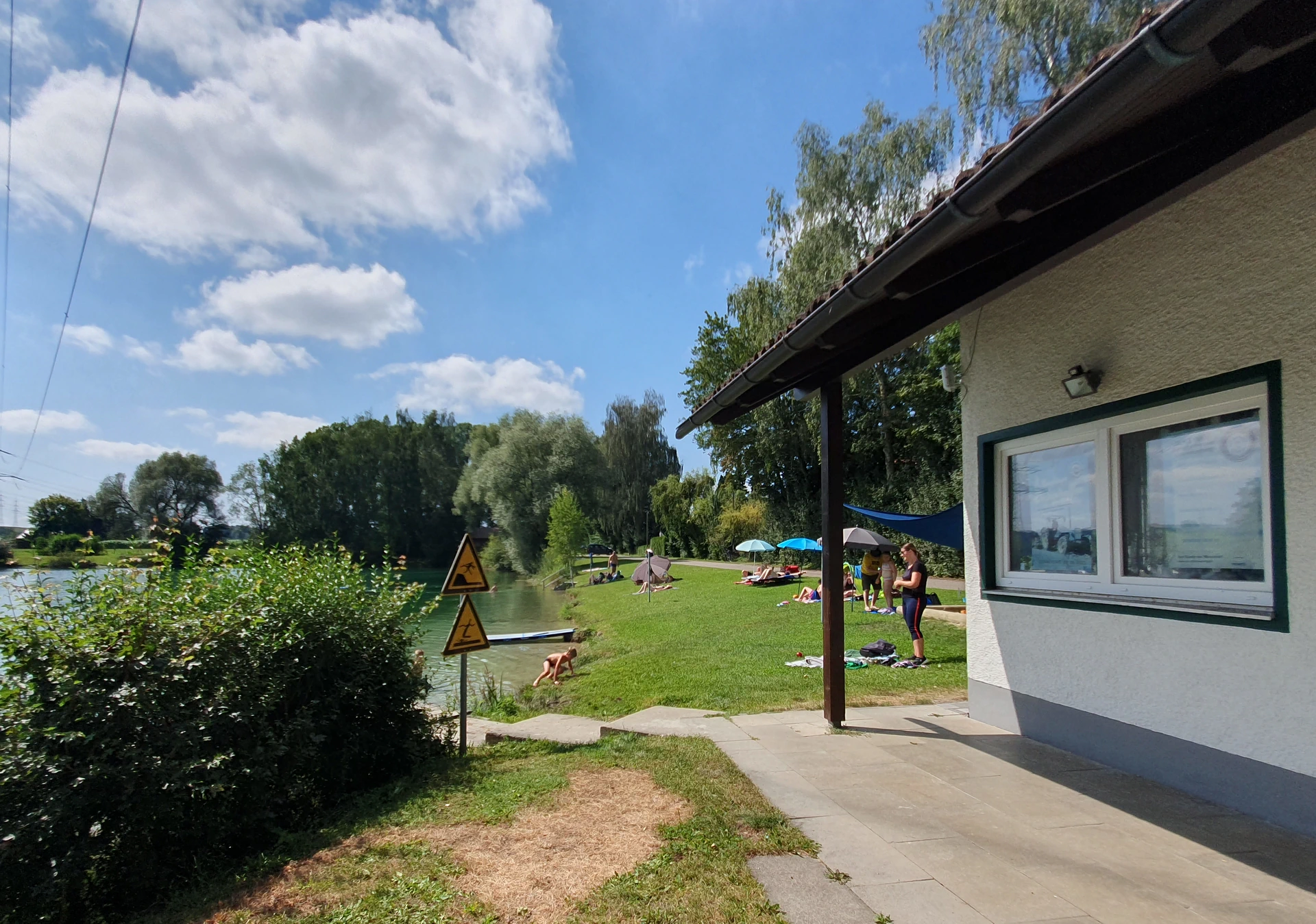 Blick vom Vereinsheim den westlichen Liegebreich entlang