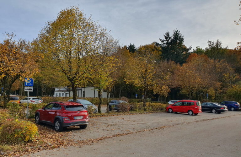 naturpfad forstinning parkplatz 768x500