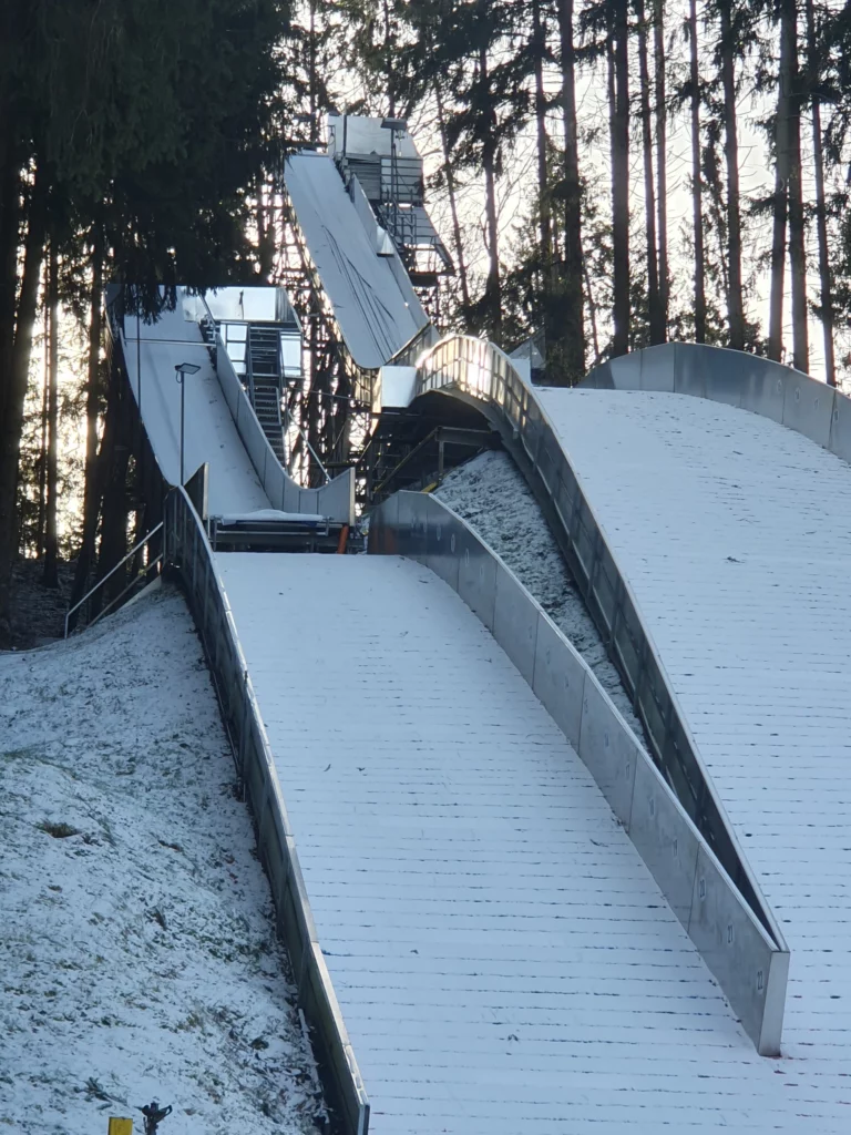 skisprunganlage auerbach schanzen 768x1024