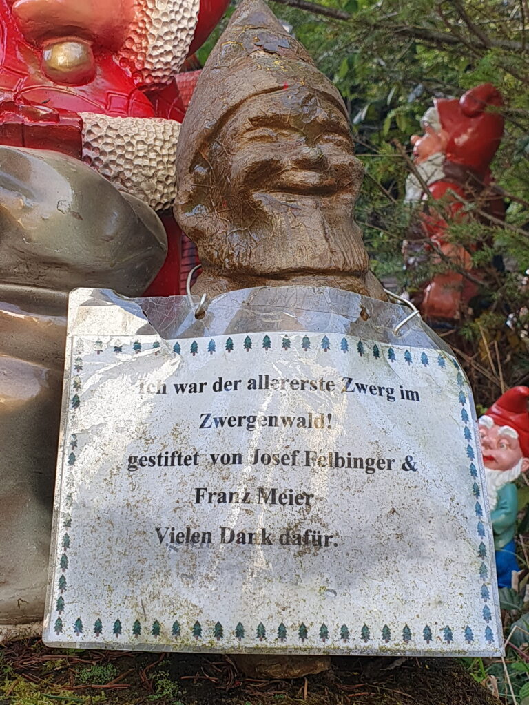 zwergerlwald taufkirchen erster zwerg 768x1024