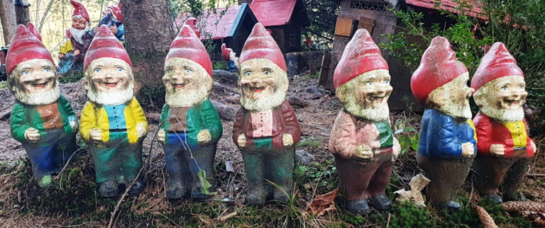 zwergerlwald taufkirchen sieben zwerge 768x322